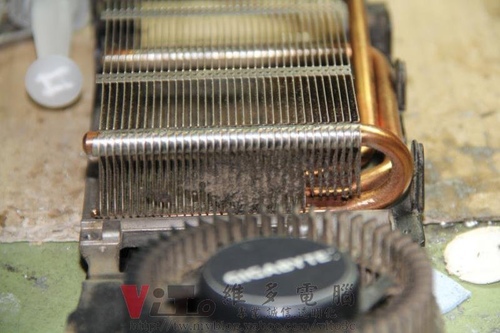 (顯卡維修)技嘉 9800GTX 重磅顯卡~不開機~破圖~條紋~馬賽克~顯示異常維修實例