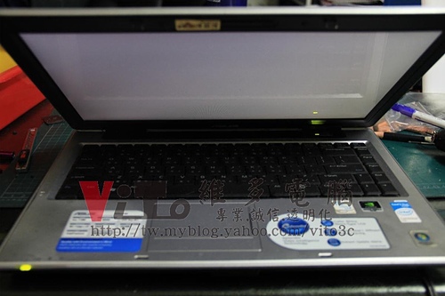 (筆電維修)華碩 ASUS A8S 開機沒畫面~開機有開機音無畫面顯示~不能開機~有背光沒影像維修實例