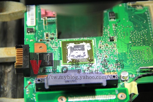 (筆電維修)華碩 ASUS F6S 開機沒畫面~開機沒反應~開機黑屏~外接螢幕正常~9300M G顯卡故障通病維修實例
