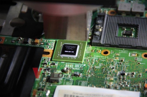 (筆電維修)康柏 COMPAQ Presario V3000 (V3806TX) 開機有背光但沒畫面~NVIDIA顯卡故障維修實例