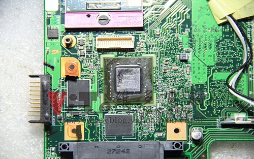 (筆電維修)華碩 ASUS F9S 開機畫面異常~顯卡破圖花屏線條~瑕疵顯卡過熱通病維修實例 (筆電維修)華碩 ASUS F9S 開機畫面異常~顯卡破圖花屏線條~瑕疵顯卡過熱通病維修實例