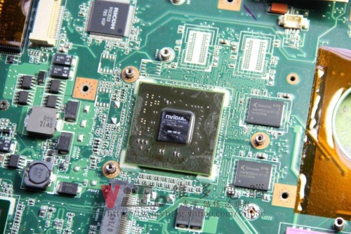 (筆電維修)華碩 ASUS F3S 開機多重畫面~六個畫面顯示異常維修實例