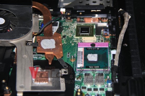 (筆電維修)華碩 ASUS F9SG 開機畫面線條~9300MG顯卡過熱故障~開機線條破圖為修實例 (筆電維修)華碩 ASUS F9SG 開機畫面線條~9300MG顯卡過熱故障~開機線條破圖為修實例