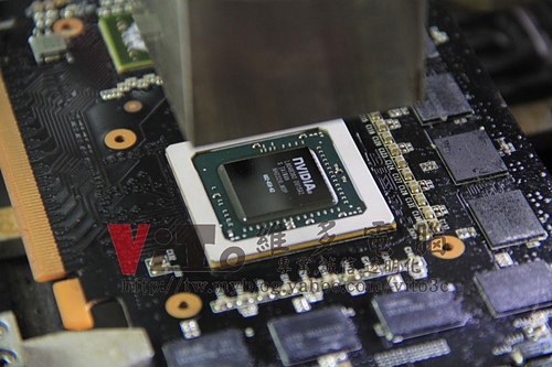 (顯示卡維修)NVIDIA GeForce 9800 GX2 抓不到顯示卡~無法開機~開機黑屏~破圖雪花維修實例