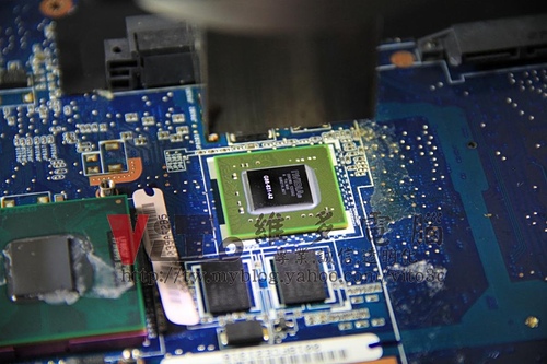 (筆電維修)華碩 ASUS W7S 顯示卡故障通病~顯示異常且無法進作業系統~畫面有線條維修實例 (筆電維修)華碩 ASUS W7S 顯示卡故障通病~顯示異常且無法進作業系統~畫面有線條維修實例