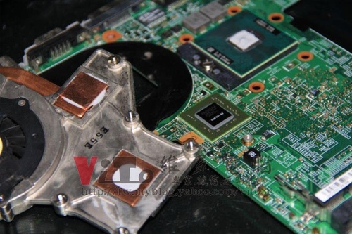 (筆電維修)惠普 COMPAQ V3700(V3903TX) 開機有背光沒畫面顯示~8400顯卡故障無法開機維修實例