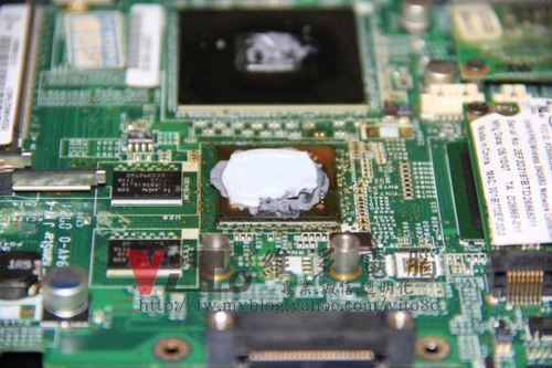 (筆電維修)宏碁 ACER ASPIRE 5583WXMi 開機後有背光~沒畫面顯示~顯卡GO7300故障維修實例