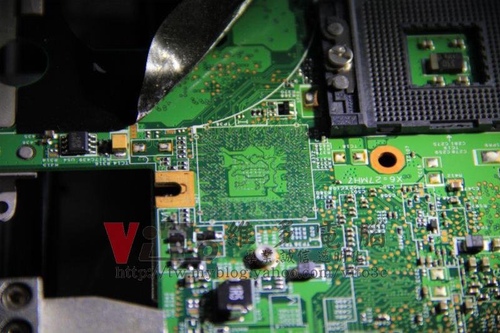 (筆電維修)惠普 COMPAQ V3700(V3903TX) 開機有背光沒畫面顯示~8400顯卡故障無法開機維修實例