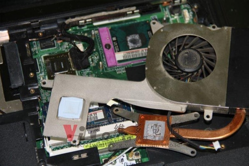(筆電維修)華碩 ASUS F6S 有開機聲但無畫面顯示維修實例 (筆電保養篇)