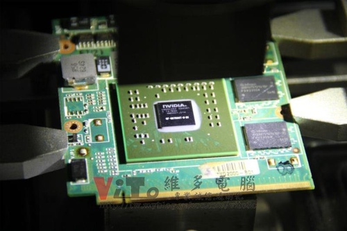 (筆電維修)華碩 ASUS A8J 顯卡開機畫面反白~開機白屏~獨立顯卡維修實例 (圖多)