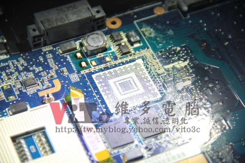(筆電維修)華碩 ASUS W7J 畫面全白~開機白屏漸漸出現彩線條~NVIDIA顯卡過熱故障維修實例