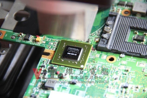 (筆電維修)康柏 COMPAQ Presario V3000 沒畫面顯示~開機背光亮沒影像~維修實例 (筆電維修)康柏 COMPAQ Presario V3000 沒畫面顯示~開機背光亮沒影像~維修實例
