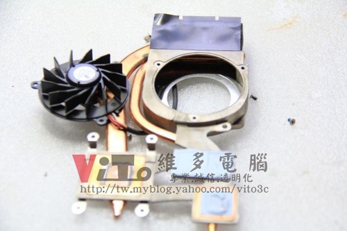 (筆電維修)華碩 ASUS W7J 開機白畫面~畫面反白後出現條紋及彩色線條~GO7400顯卡故障維修實例 (筆電維修)華碩 ASUS W7J 開機白畫面~畫面反白後出現條紋及彩色線條~GO7400顯卡故障維修實例