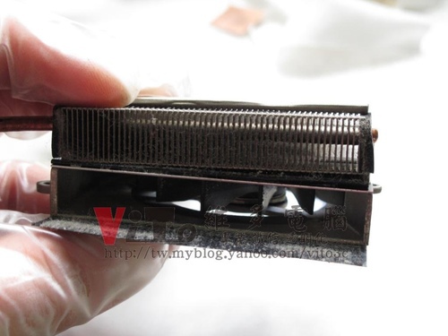(筆電維修)華碩 ASUS F6S 開機白畫面~開機有音效~白色畫面有線條~獨立顯卡故障維修實例
