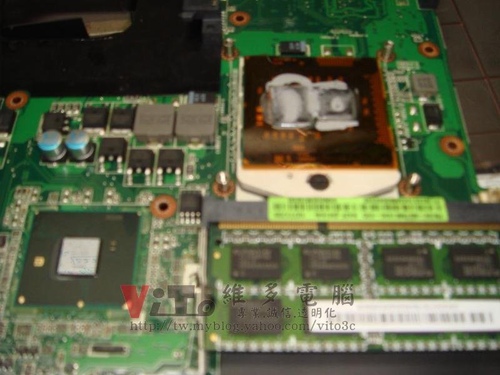(筆電維修)華碩 ASUS A42F 筆電未過保進水~泡水~喝飲料無法開機維修實例