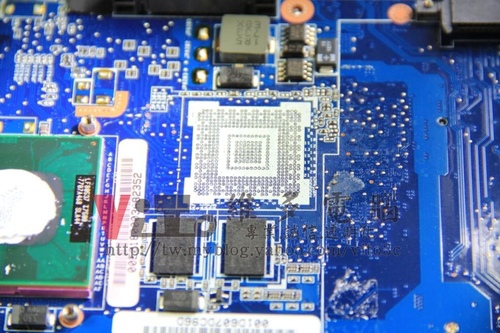 (筆電維修)華碩 ASUS W7S 開機白畫面後出現線條~彩色條紋破圖~開機有開機音效~顯卡故障維修實例 (筆電維修)華碩 ASUS W7S 開機白畫面後出現線條~彩色條紋破圖~開機有開機音效~顯卡故障維修實例