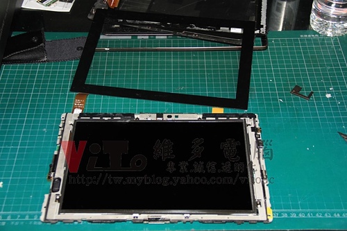 (平板電腦維修)華碩 ASUS TF101 觸控板破裂~面板無故障~更換觸控板維修實例