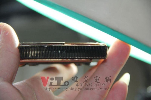 (筆電維修)華碩 ASUS A8J 顯卡開機畫面反白~開機白屏~獨立顯卡維修實例 (圖多)