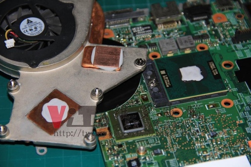 (筆電維修)惠普 COMPAQ Presario V3700 (V3708TX) 有背光沒畫面~N社顯卡過熱黑屏~升級溫控顯卡維修實例