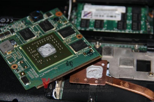 (筆電維修)華碩 ASUS A8J 顯卡開機畫面反白~開機白屏~獨立顯卡維修實例 (圖多)