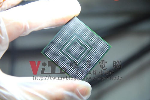 (顯示卡維修)NVIDIA GeForce 9800 GX2 抓不到顯示卡~無法開機~開機黑屏~破圖雪花維修實例