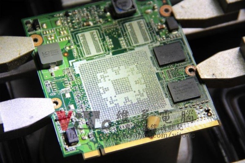 (筆電維修)華碩 ASUS F8S 顯卡故障~更換2011年白色封裝的改良溫控晶片維修實例