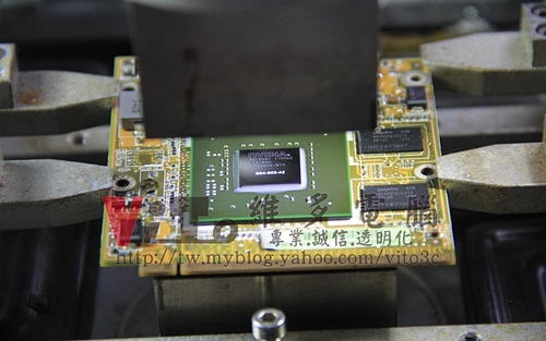 (筆電維修)華碩 ASUS F8SV 獨立顯卡故障通病~畫面顯示異常~花屏破圖條紋~無法進作業系統維修實例