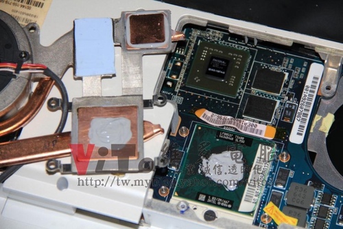 (筆電維修)華碩 ASUS W7J 畫面全白~開機白屏漸漸出現彩線條~NVIDIA顯卡過熱故障維修實例