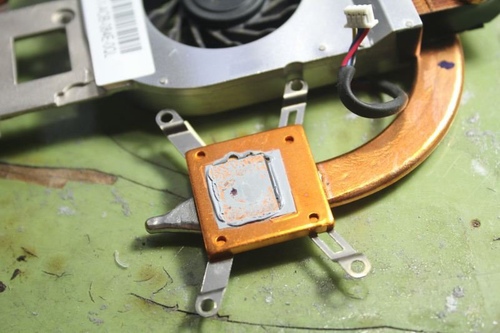 (筆電維修)華碩 ASUS F8S 顯卡破圖~畫面偏移~無法進作業系統維修實例