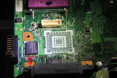 (筆電維修)華碩 ASUS F6S 開機六個畫面~顯示異常及線條亂碼破圖~NVIDIA 9300MG過熱故障通病維修實例
