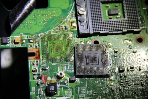 (筆電維修)康柏 COMPAQ V3000系列 NVIDIA顯卡導致開機沒畫面~黑屏維修實例 (筆電維修)康柏 COMPAQ V3000系列 NVIDIA顯卡導致開機沒畫面~黑屏維修實例