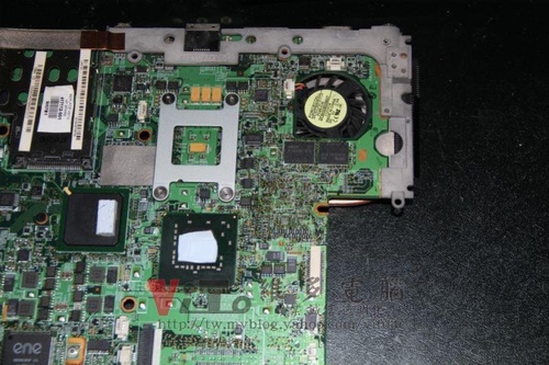 (筆電維修)惠普 HP Pavilion DV2000 (DV2500) 畫面分割~多重畫面~顯示異常維修實例 (筆電維修)惠普 HP Pavilion DV2000 (DV2500) 畫面分割~多重畫面~顯示異常維修實例