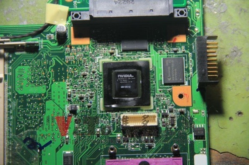 (筆電維修)華碩 ASUS F6S 開機六個畫面~顯示異常及線條亂碼破圖~NVIDIA 9300MG過熱故障通病維修實例