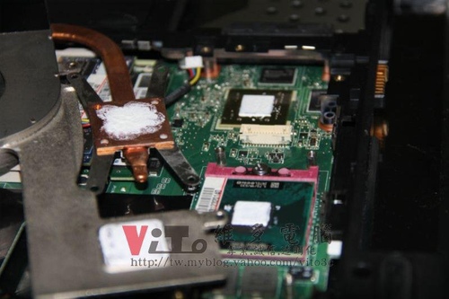 (筆電維修)華碩 ASUS F6S 畫面六分割~畫面異常~顯卡過熱~破圖花屏維修實例