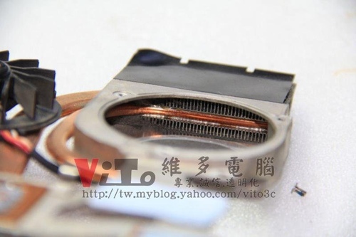 (筆電維修)華碩 ASUS W7J 開機白畫面~畫面反白後出現條紋及彩色線條~GO7400顯卡故障維修實例 (筆電維修)華碩 ASUS W7J 開機白畫面~畫面反白後出現條紋及彩色線條~GO7400顯卡故障維修實例