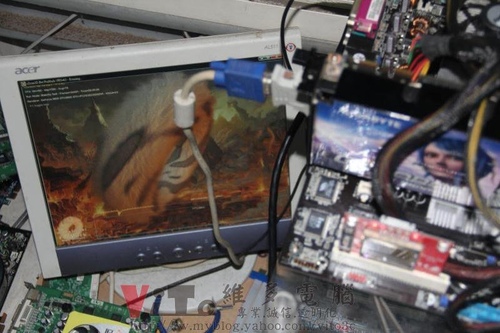 (顯卡維修)技嘉 9800GTX 重磅顯卡~不開機~破圖~條紋~馬賽克~顯示異常維修實例