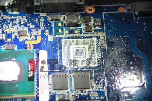 (筆電維修)華碩 ASUS W7J 開機沒畫面~GO7400顯卡過熱故障~瑕疵晶片升級溫控顯卡維修實例 (筆電維修)華碩 ASUS W7J 開機沒畫面~GO7400顯卡過熱故障~瑕疵晶片升級溫控顯卡維修實例